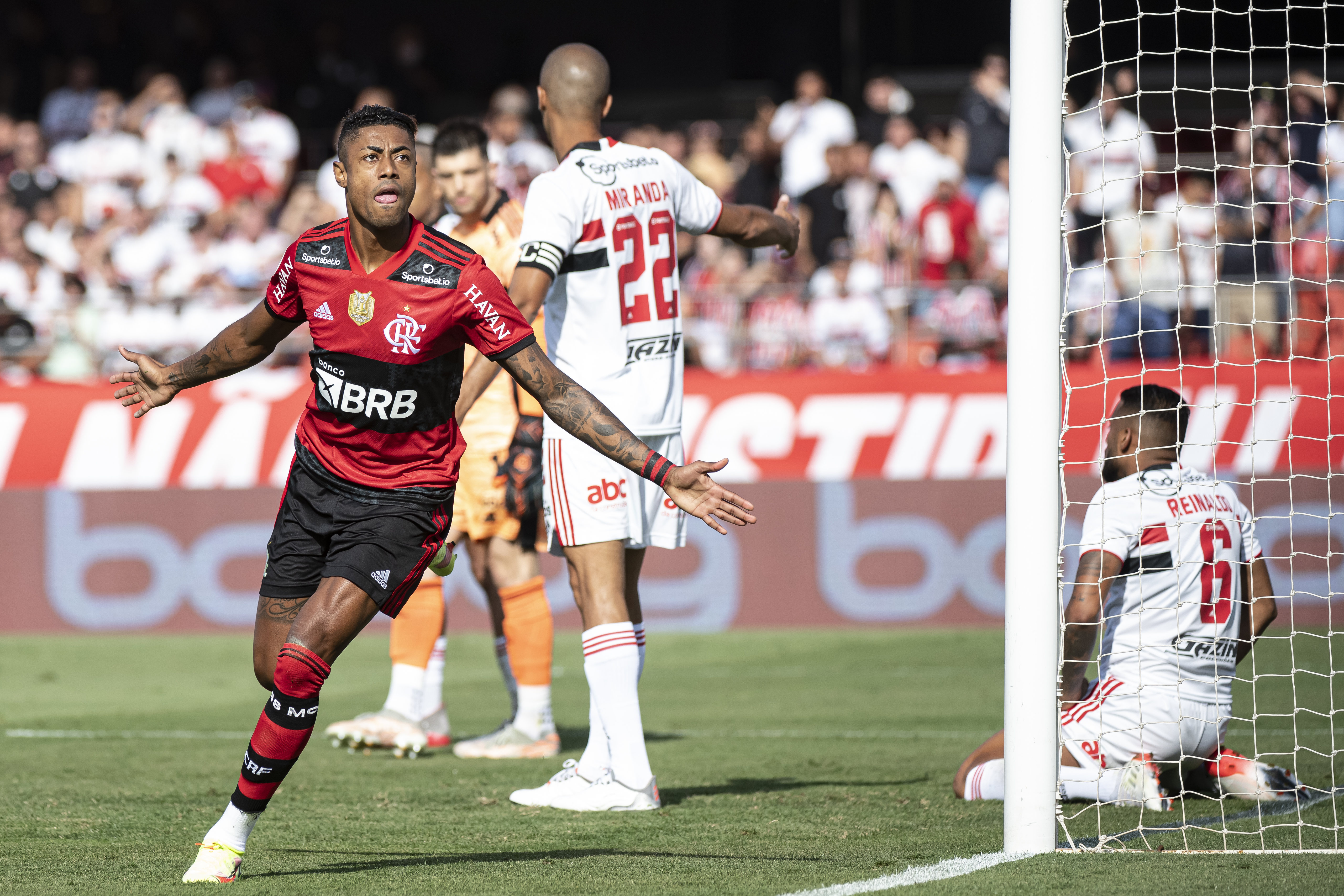 FLAMENGO VENCE O SP NO MORUMBI