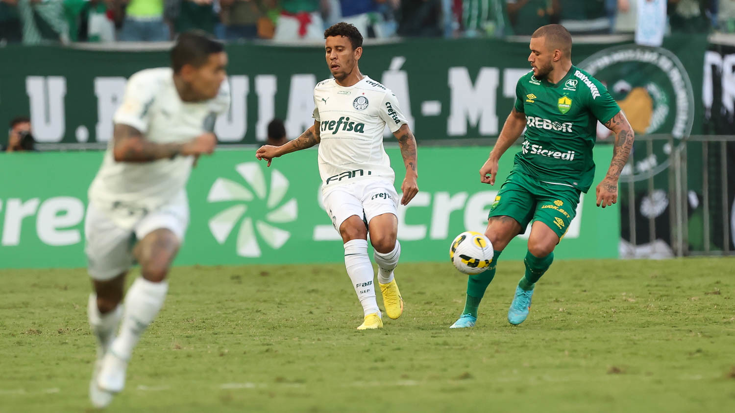 PALMEIRAS FICA NO 1 A 1 NA ARENA PANTANAL