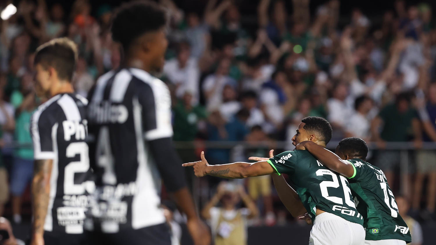 PALMEIRAS VENCEO SANTOS POR 3 A 1