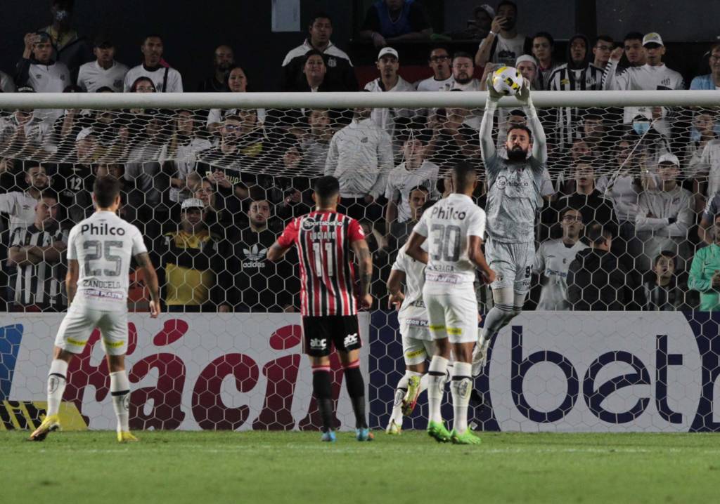 SANTOS VENCE NA VILA O SP!