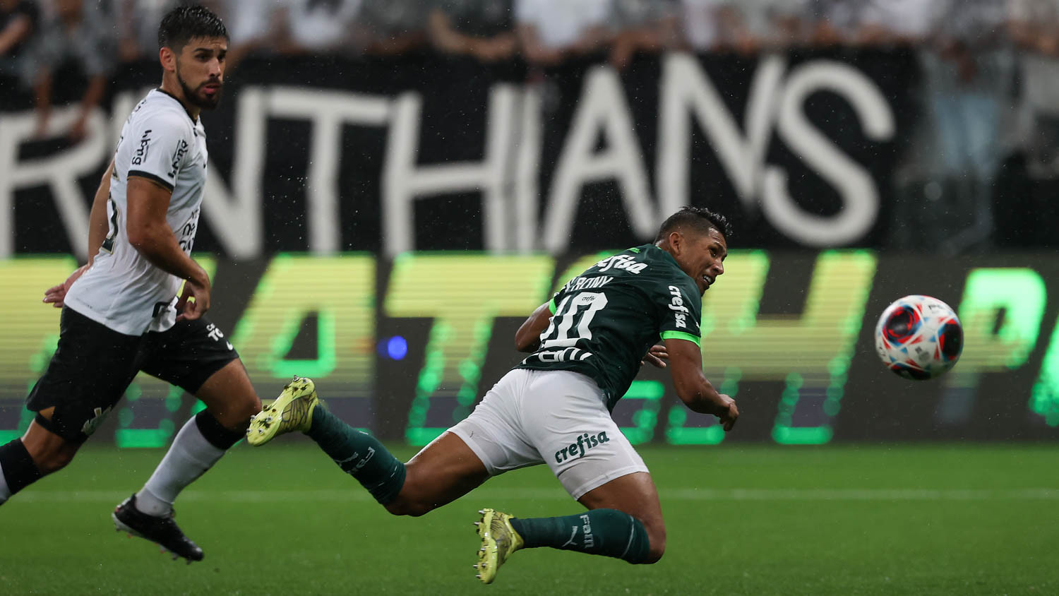 CORINTHIANS E PALMEIRAS FICAM NO 2 A 2