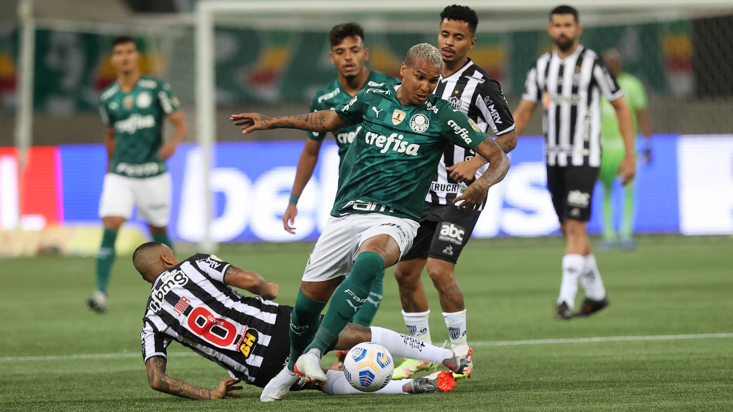 PALMEIRAS FICA NO 2 A 2 EM CASA!