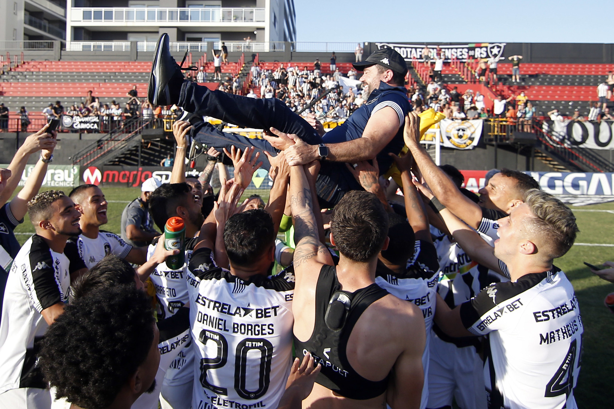 BOTAFOGO É CAMPEÃO DA SÉRIE – B DO BRASILEIRÃO